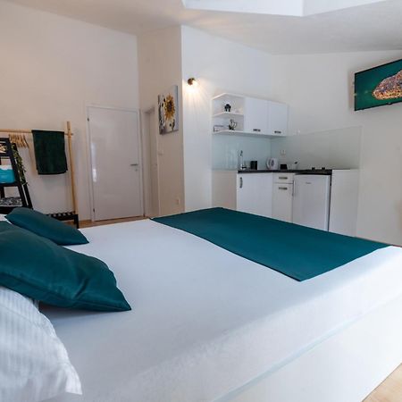 מאקרסקה Apartments Rasic מראה חיצוני תמונה
