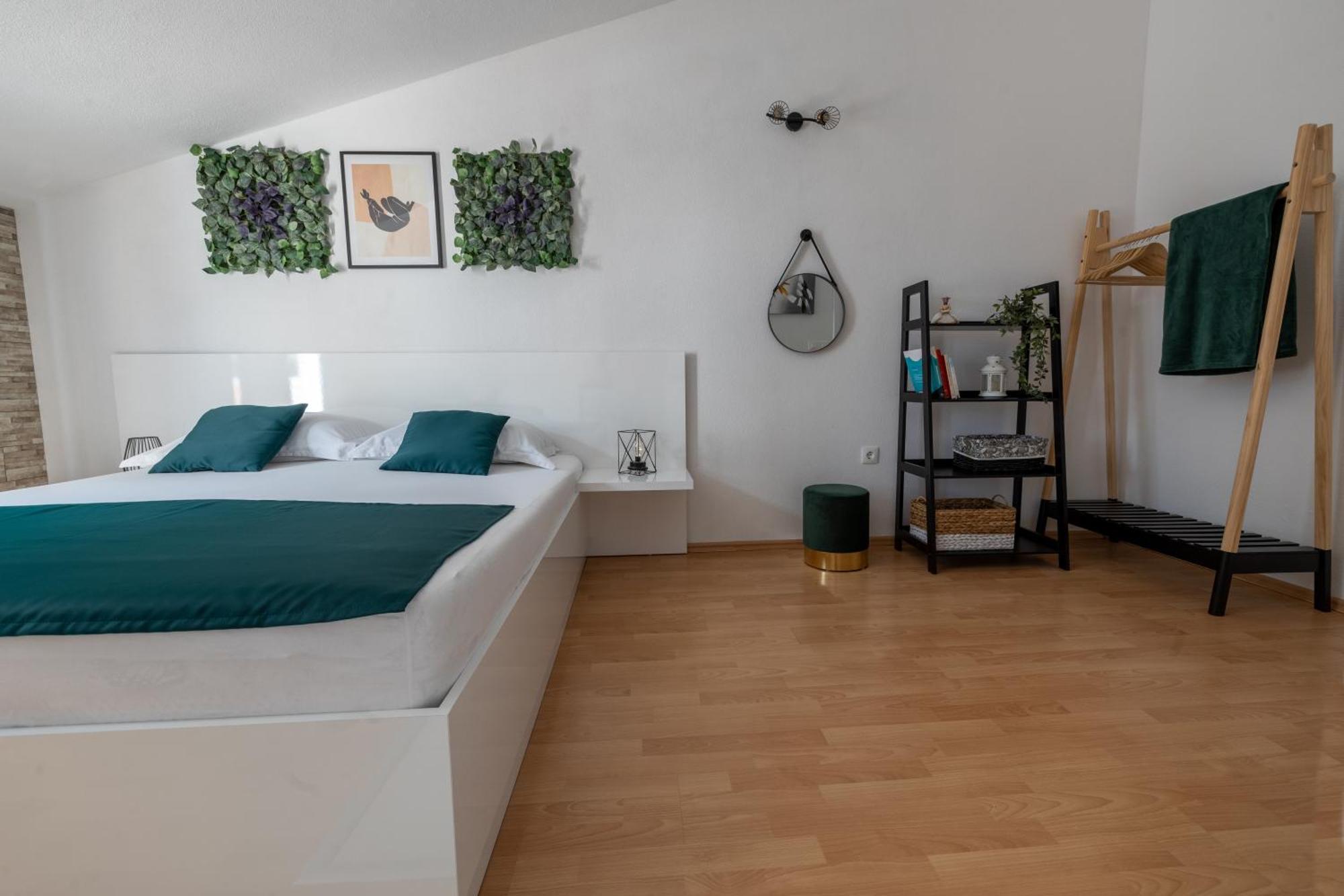 מאקרסקה Apartments Rasic מראה חיצוני תמונה