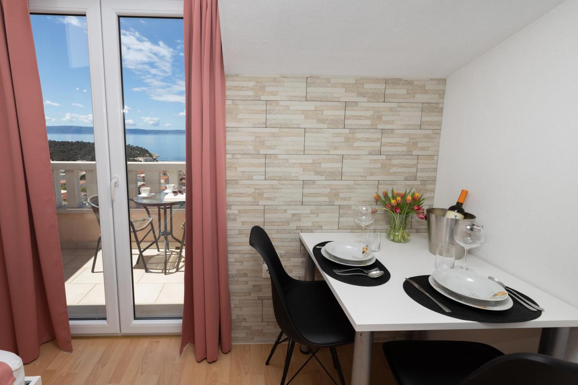 מאקרסקה Apartments Rasic מראה חיצוני תמונה