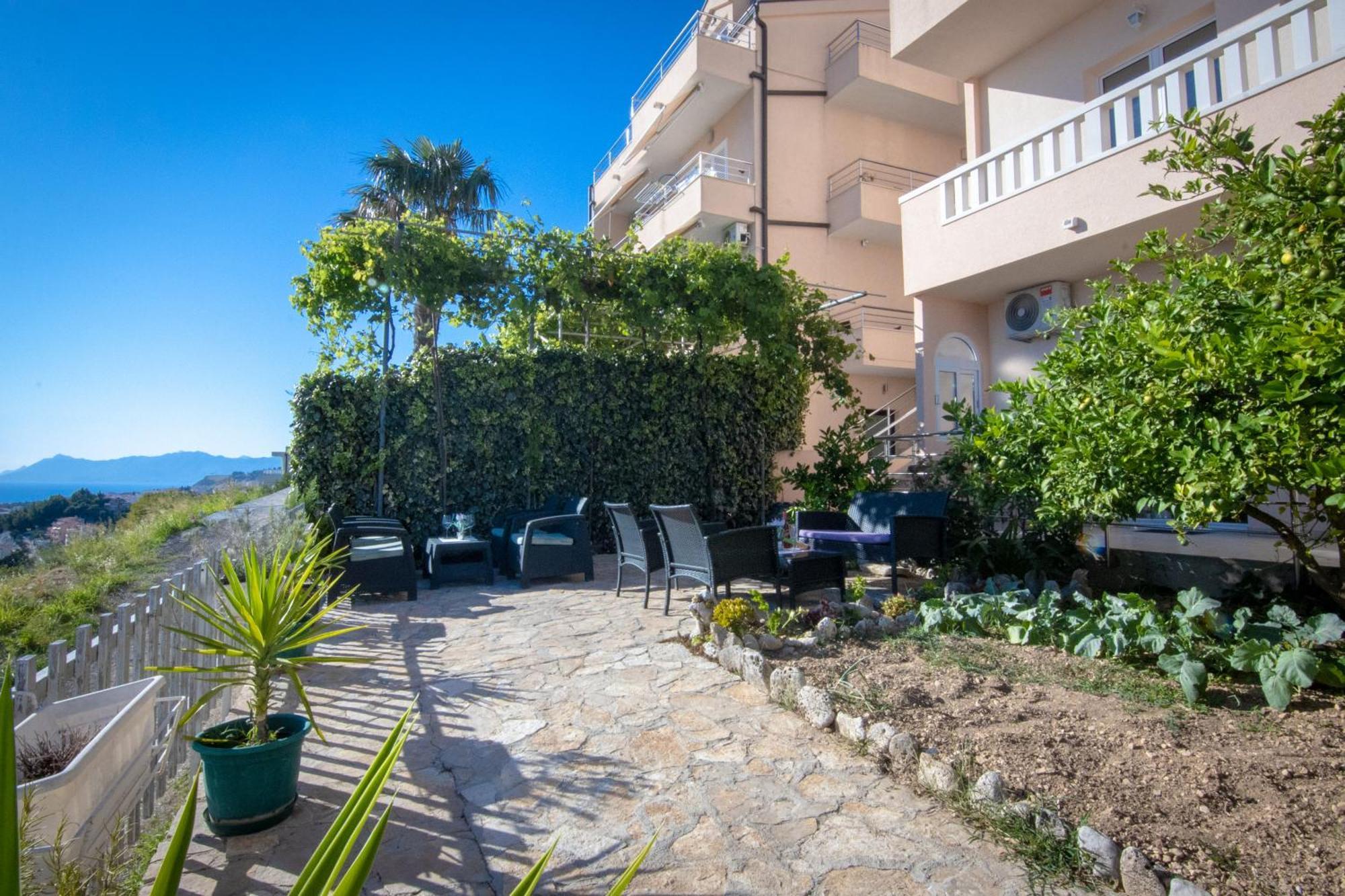 מאקרסקה Apartments Rasic מראה חיצוני תמונה